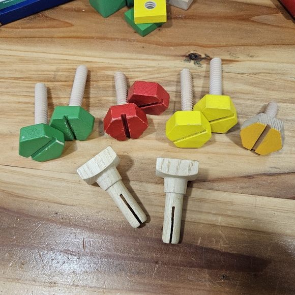 Melissa & Doug Wooden Take Along Tool Kit Toolbox & 30 pcs Including 7 Tools - Picture 2 of 12